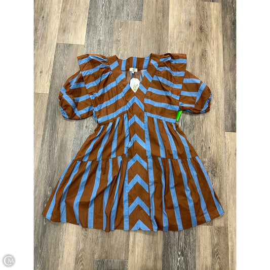 Dress Casual Short By Entro In Striped Pattern, Size: L