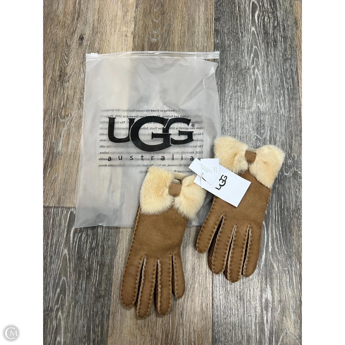 Gloves Designer By Ugg Size: Small