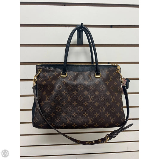 Handbag Luxury Designer By Louis Vuitton, Size: Medium