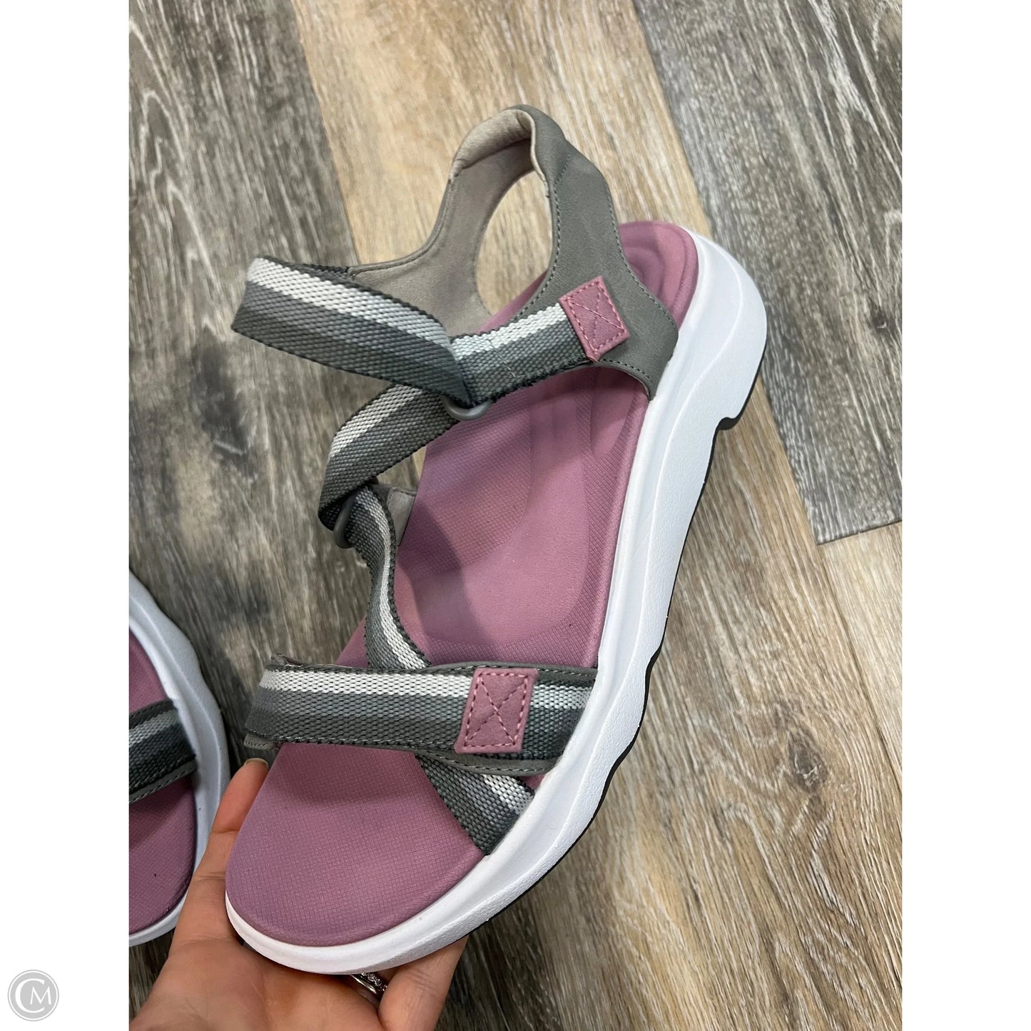 Sandals Flats By Aetrex In Grey & Pink, Size: 9.5