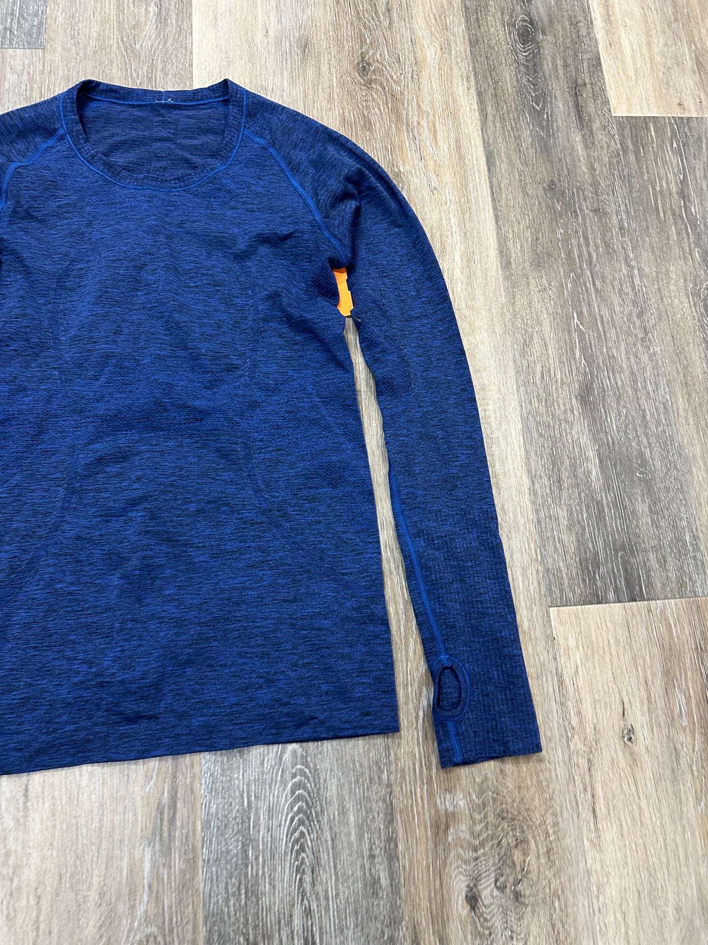 Athletic Top Long Sleeve Crewneck By Lululemon In Blue, Size: 6