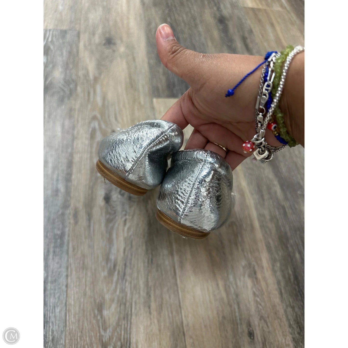 Shoes Flats By Dolce Vita In Silver, Size: 9.5