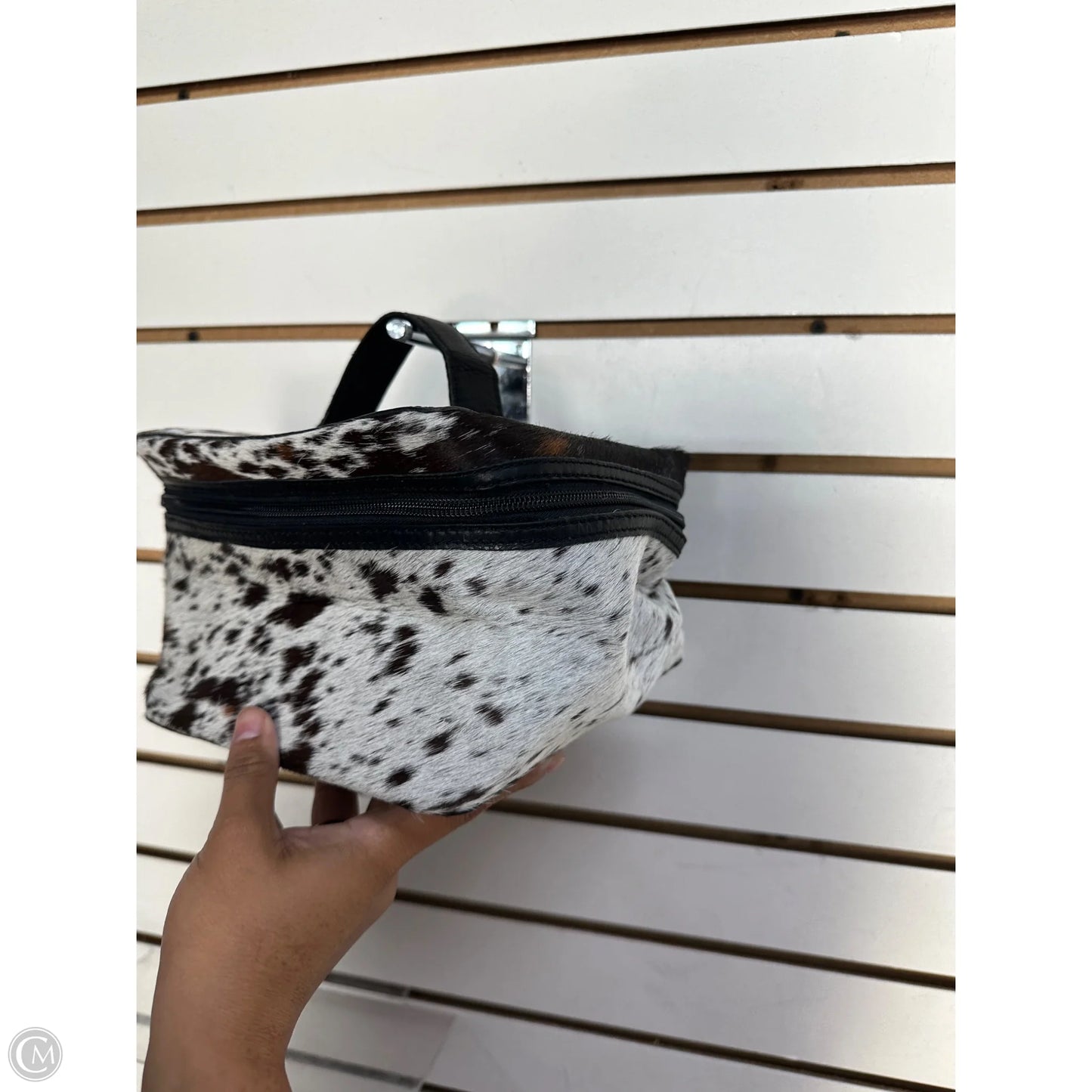 Makeup Bag Leather By Cmc, Size: Medium