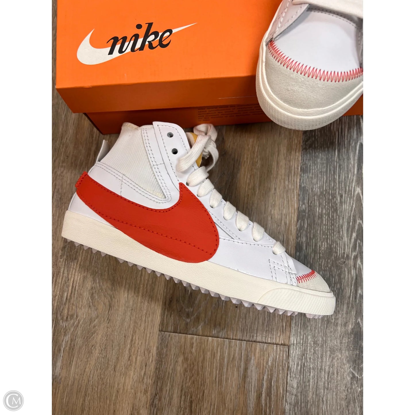 Shoes Sneakers By Nike In White, Size: Men’s 10/Women’s 11.5