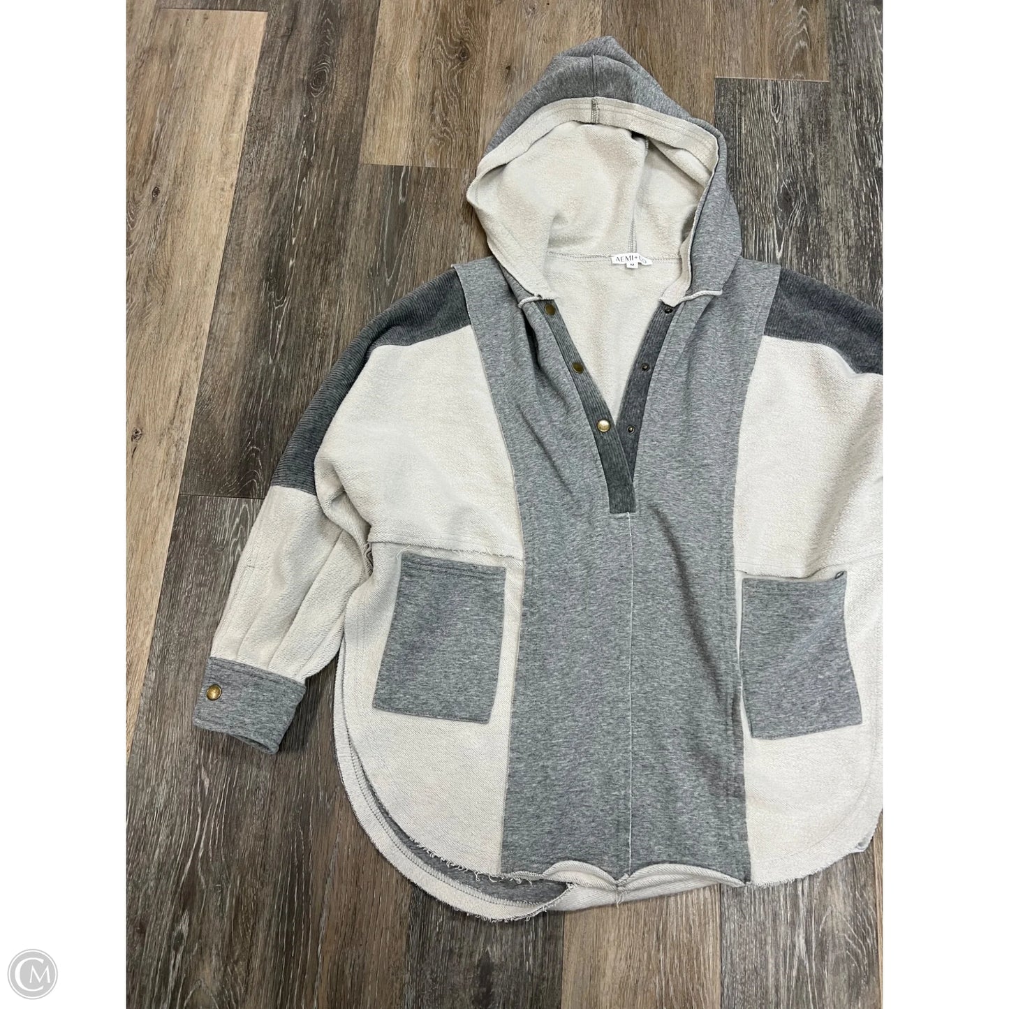 Sweatshirt By Aemi + Co In Grey, Size: M