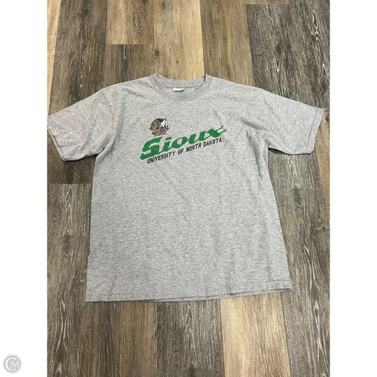 Athletic Top Short Sleeve By Gildan In Grey, Size: M