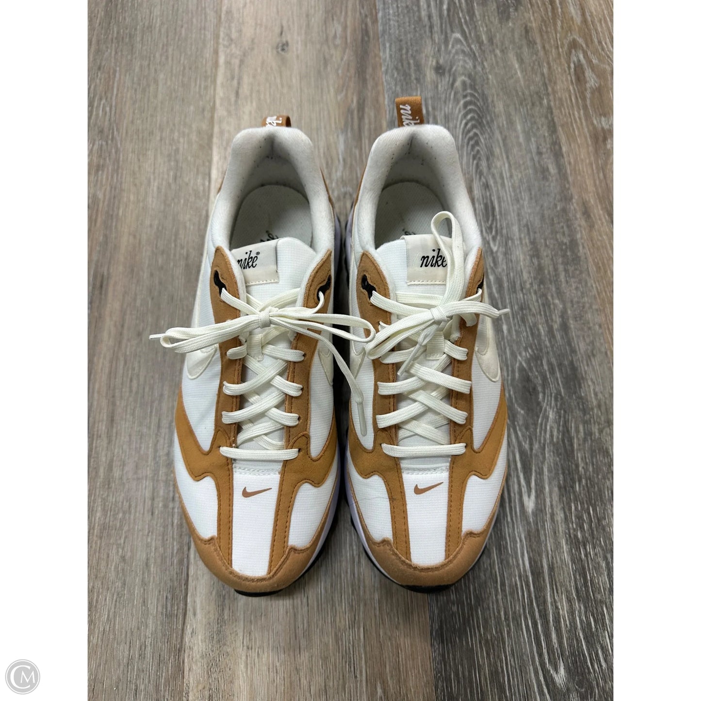 Shoes Athletic By Nike In Tan & White, Size: 9.5