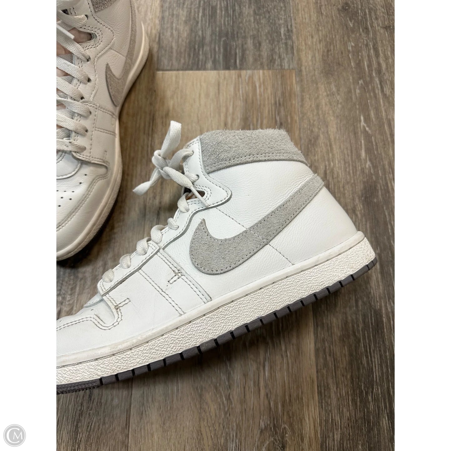 Shoes Athletic By Nike In White, Size: 8