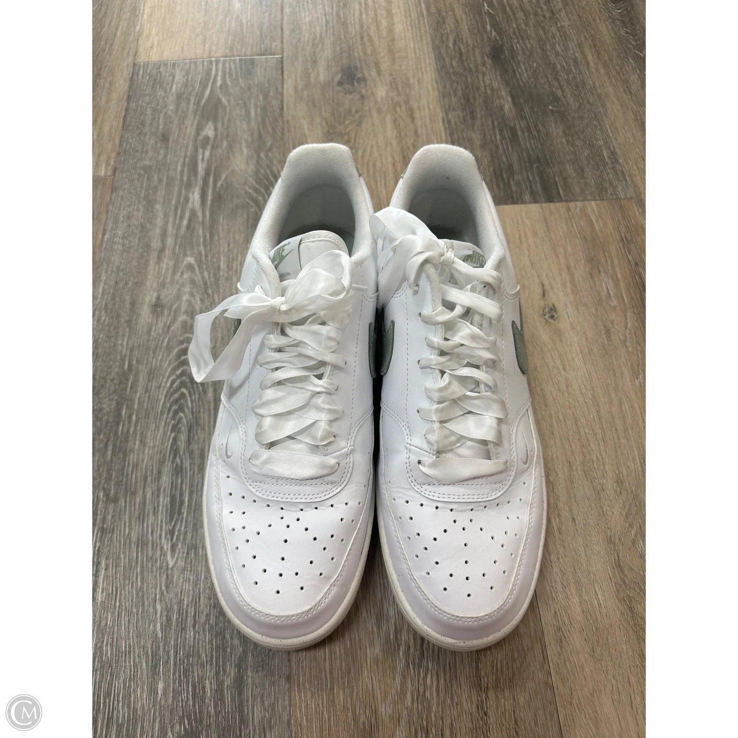 Shoes Athletic By Nike In White, Size: 12