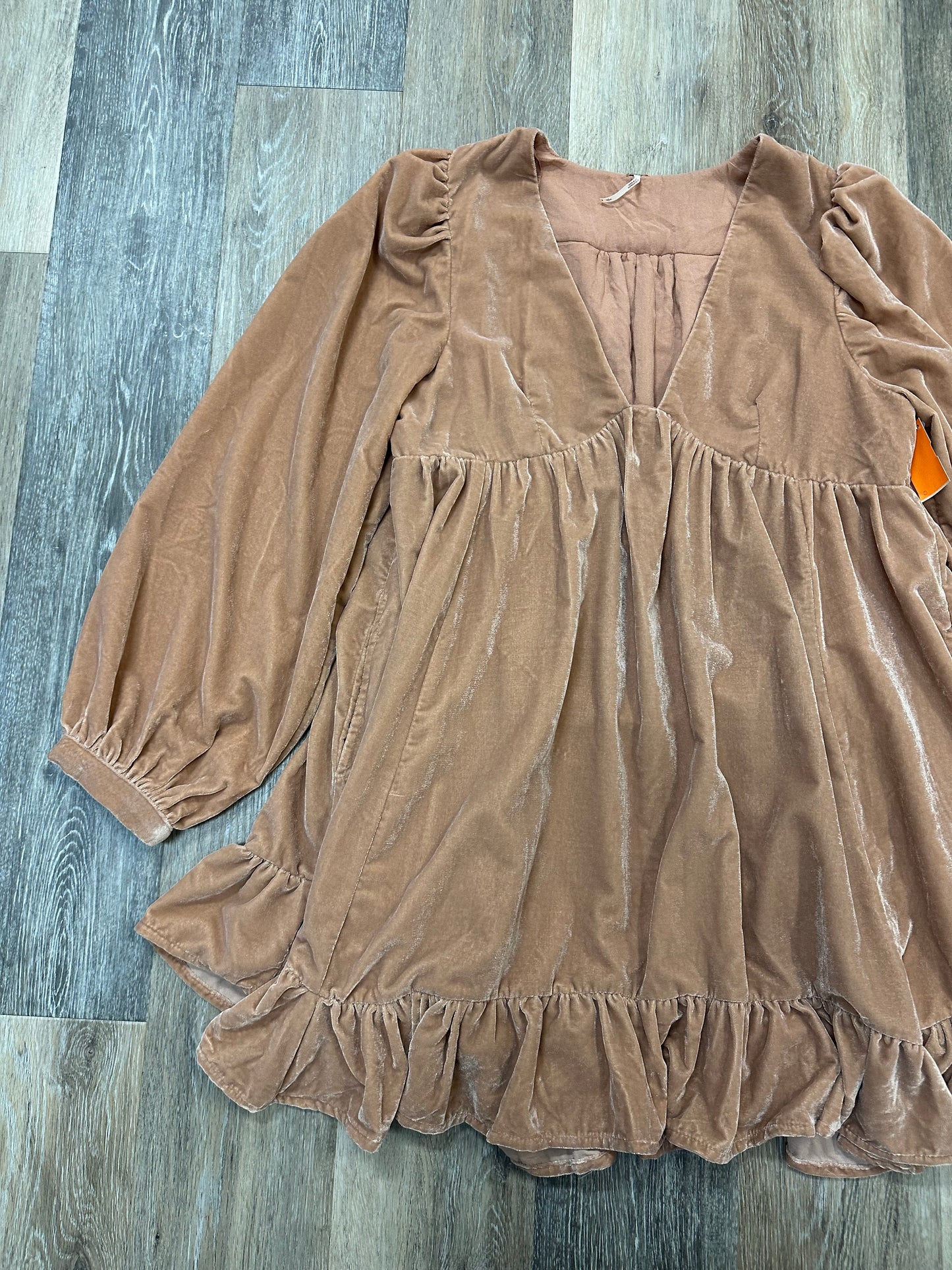 Dress Casual Short By Free People In Peach, Size: S