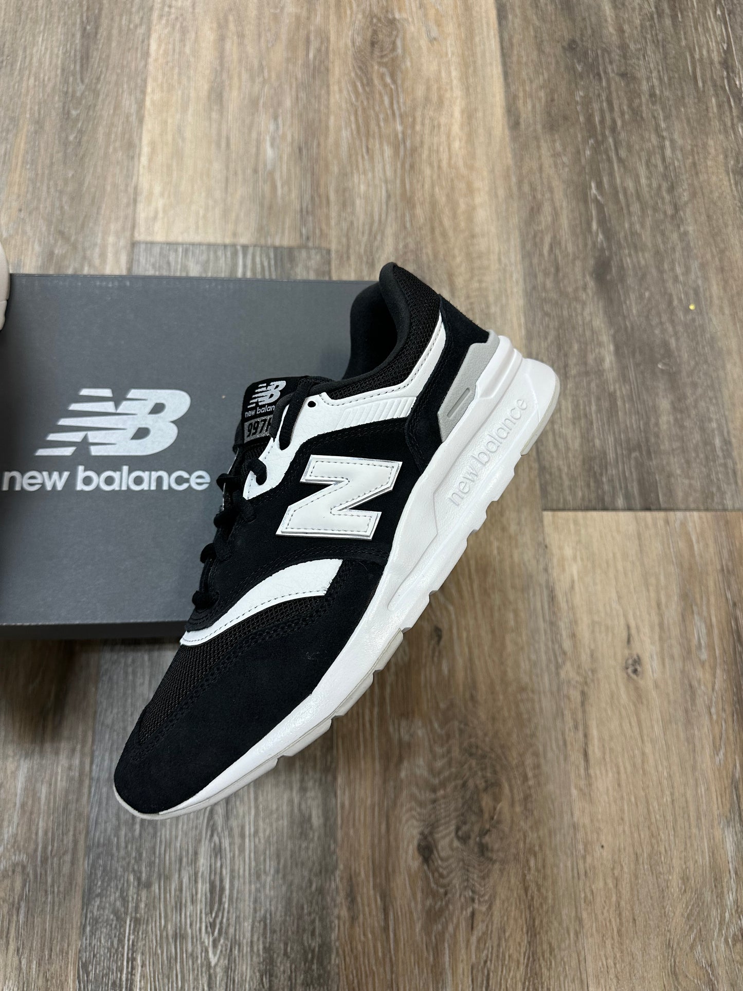 Shoes Athletic By New Balance In Black, Size: 9