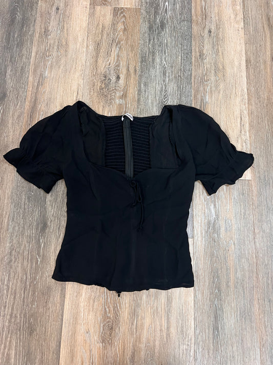 Top Short Sleeve By Reformation In Black, Size: 2