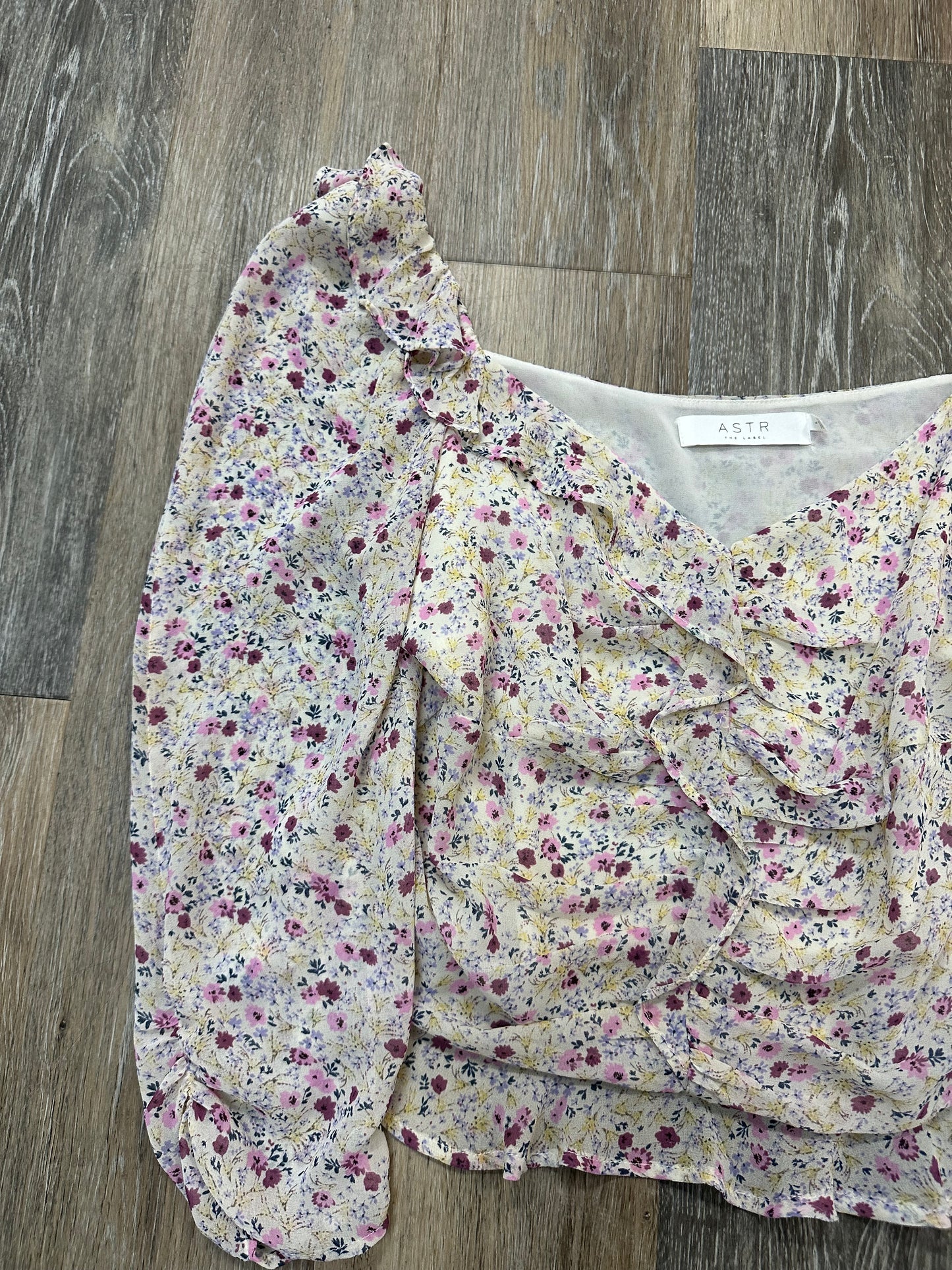 Top Short Sleeve By Astr In Floral Print, Size: L