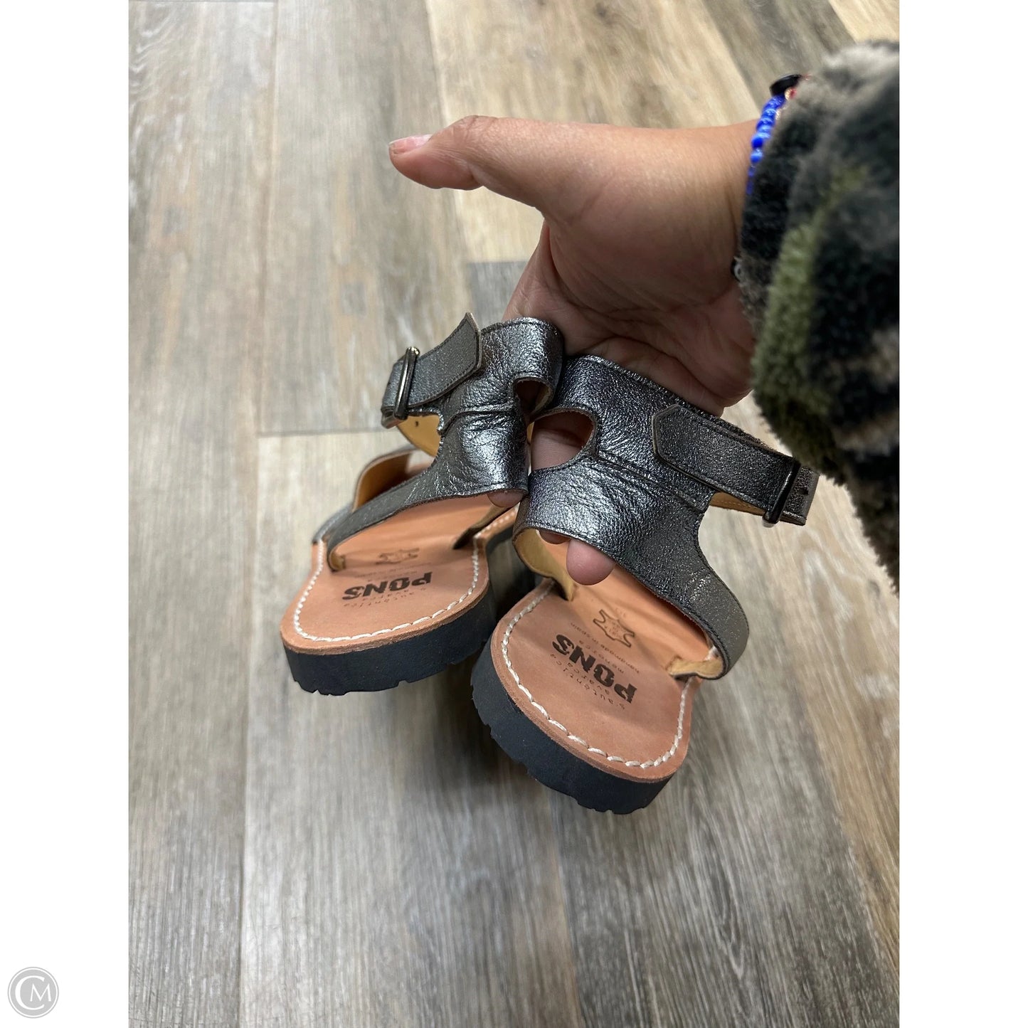 Sandals Flats By Pons In Silver, Size: 10