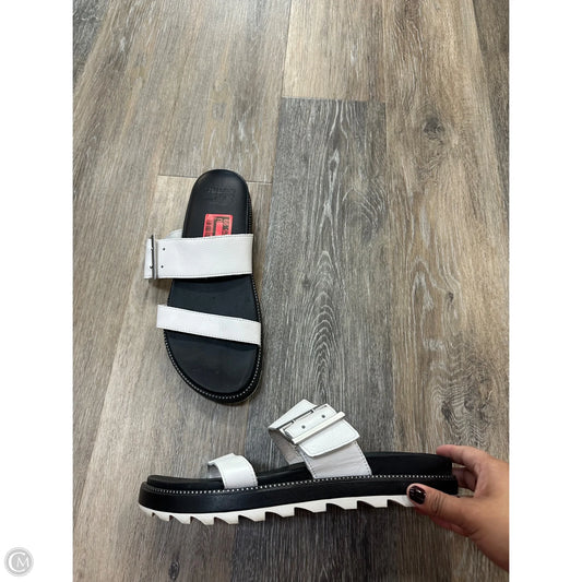 Sandals Flats By Sorel In White, Size: 10