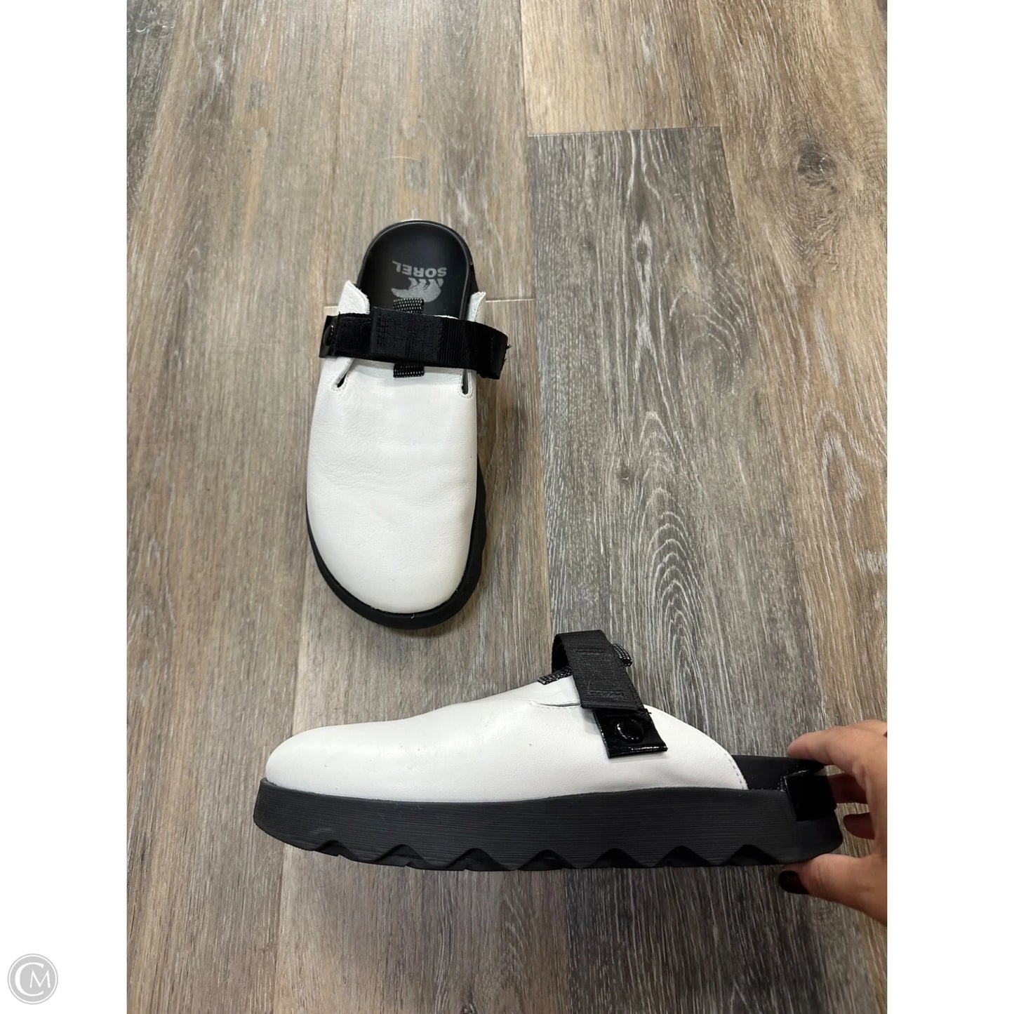 Shoes Flats By Sorel In White, Size: 10