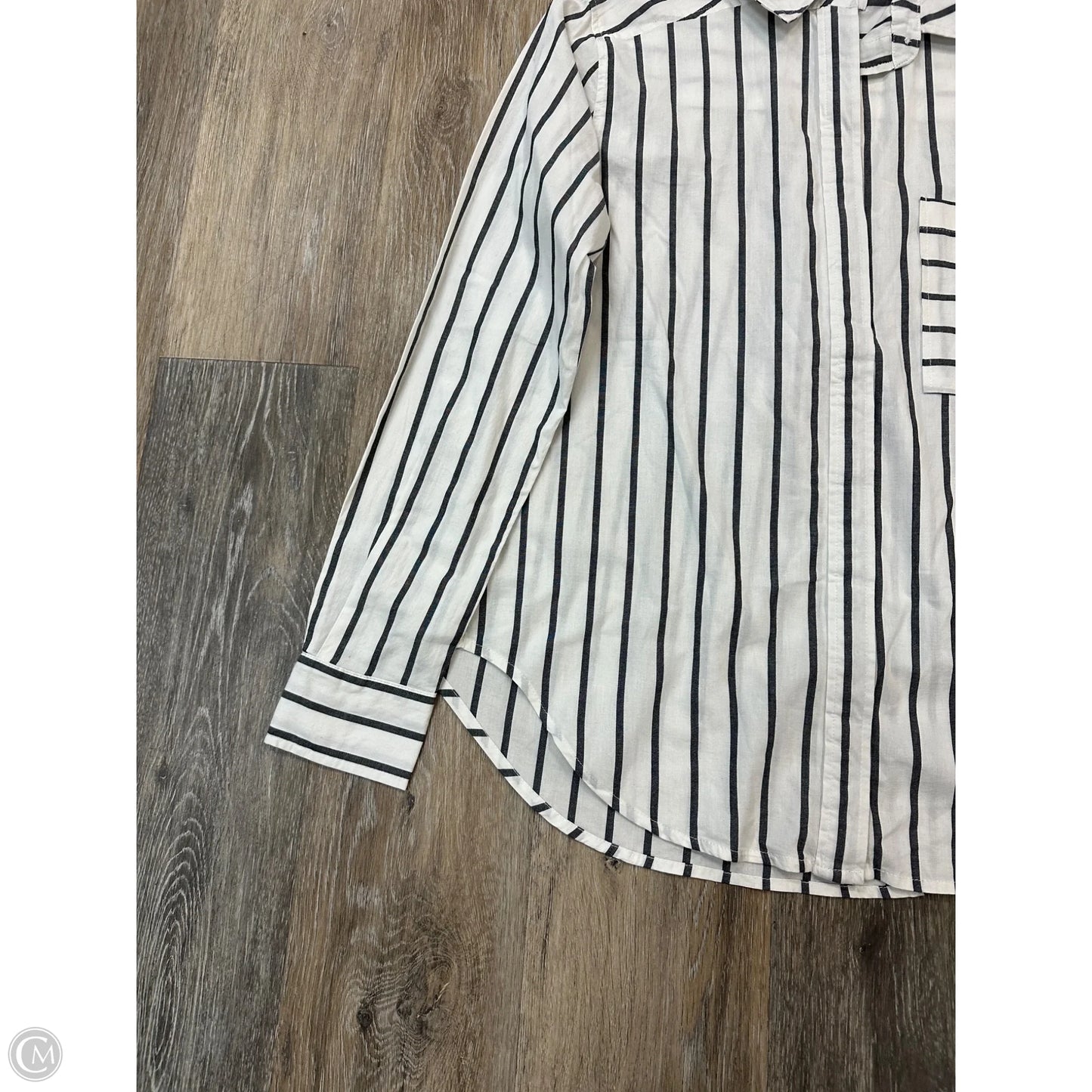 Top Long Sleeve By Evereve In Striped Pattern, Size: Xs