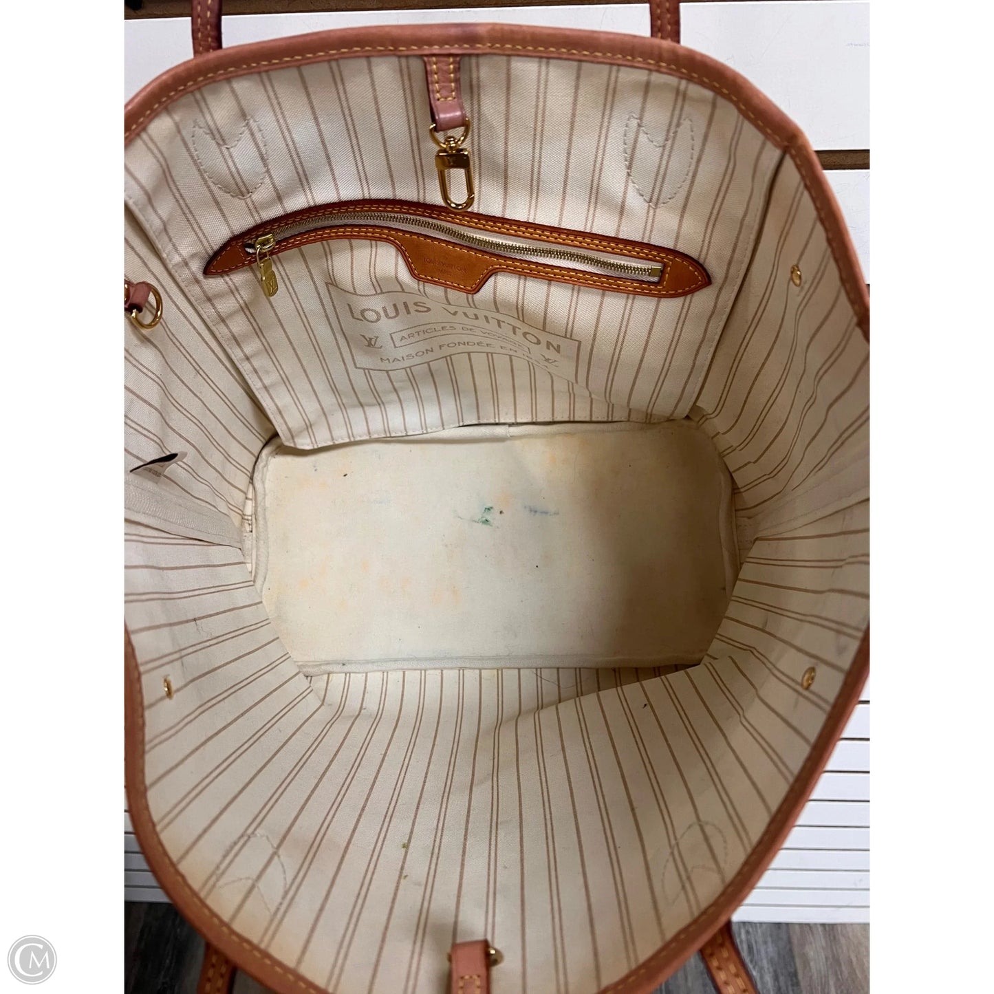 Handbag Luxury Designer By Louis Vuitton, Size: Large