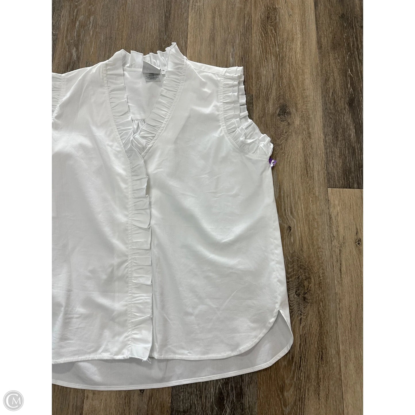 Top Sleeveless By Finley In White, Size: M