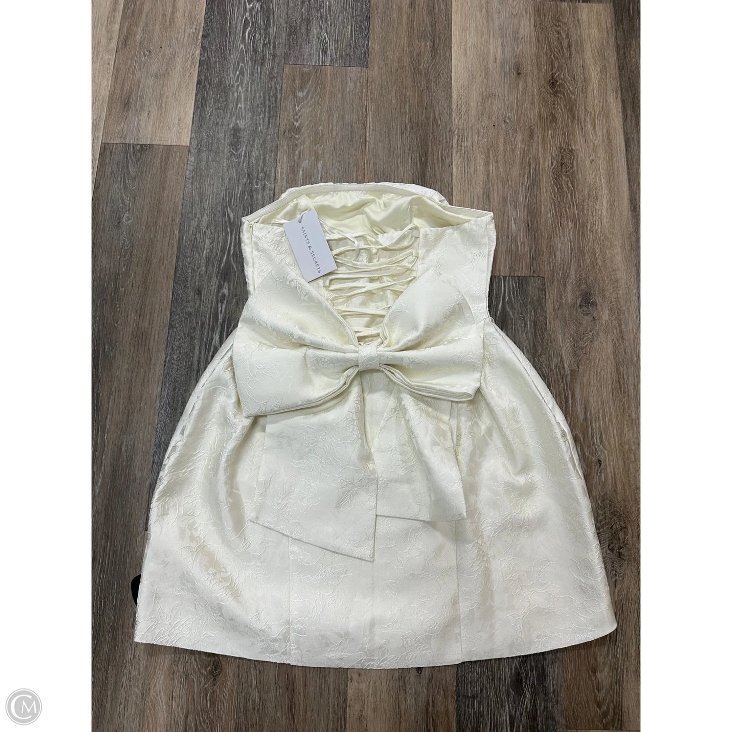 Dress Party Short By Saints & Secrets In Cream, Size: 14