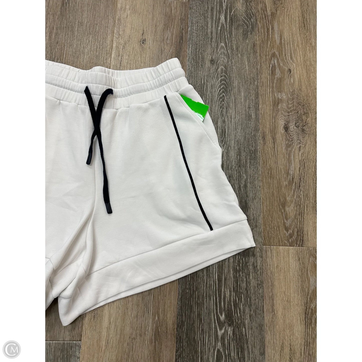 Athletic Shorts By Varley In White, Size: M