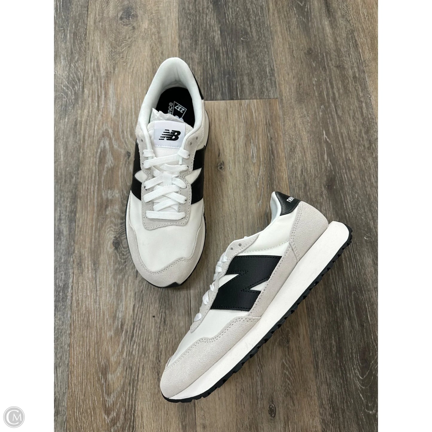 Shoes Athletic By New Balance In White, Size: 10