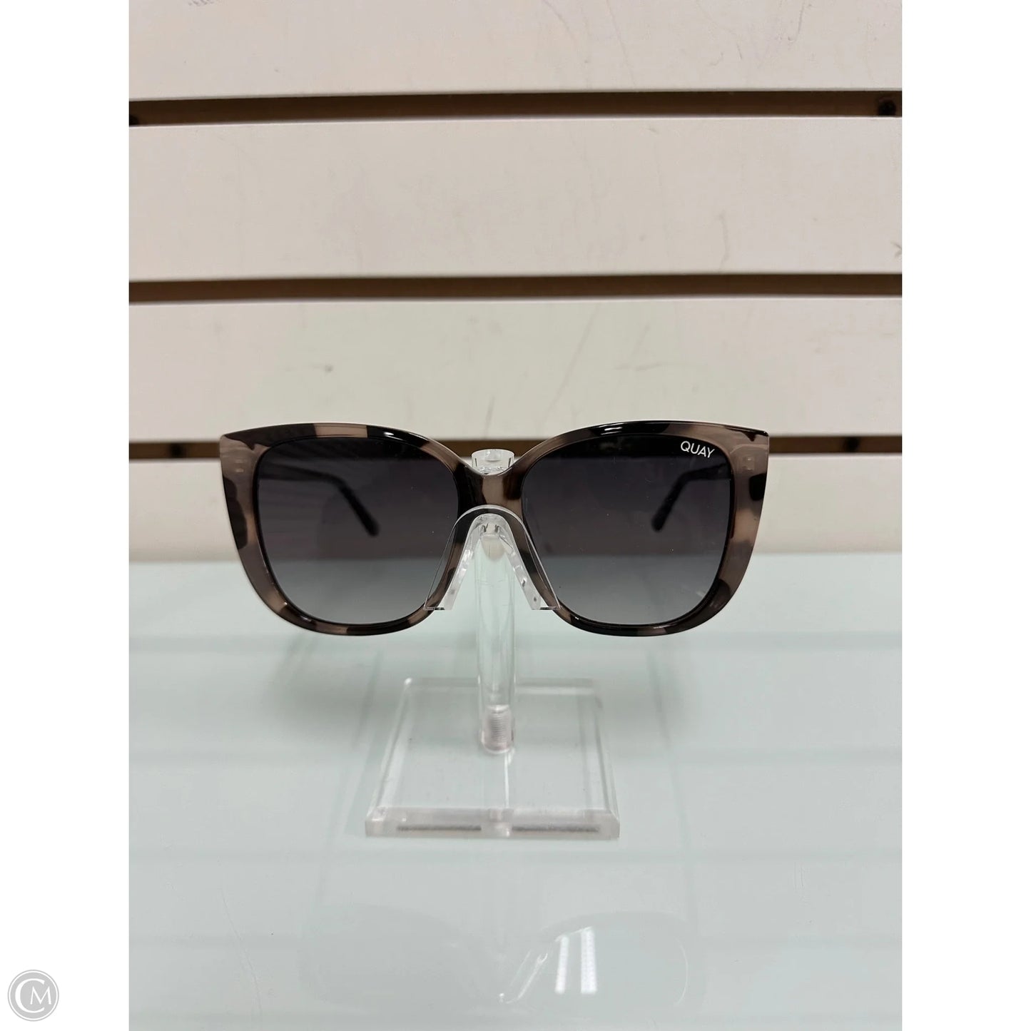 Sunglasses By Quay, Size: