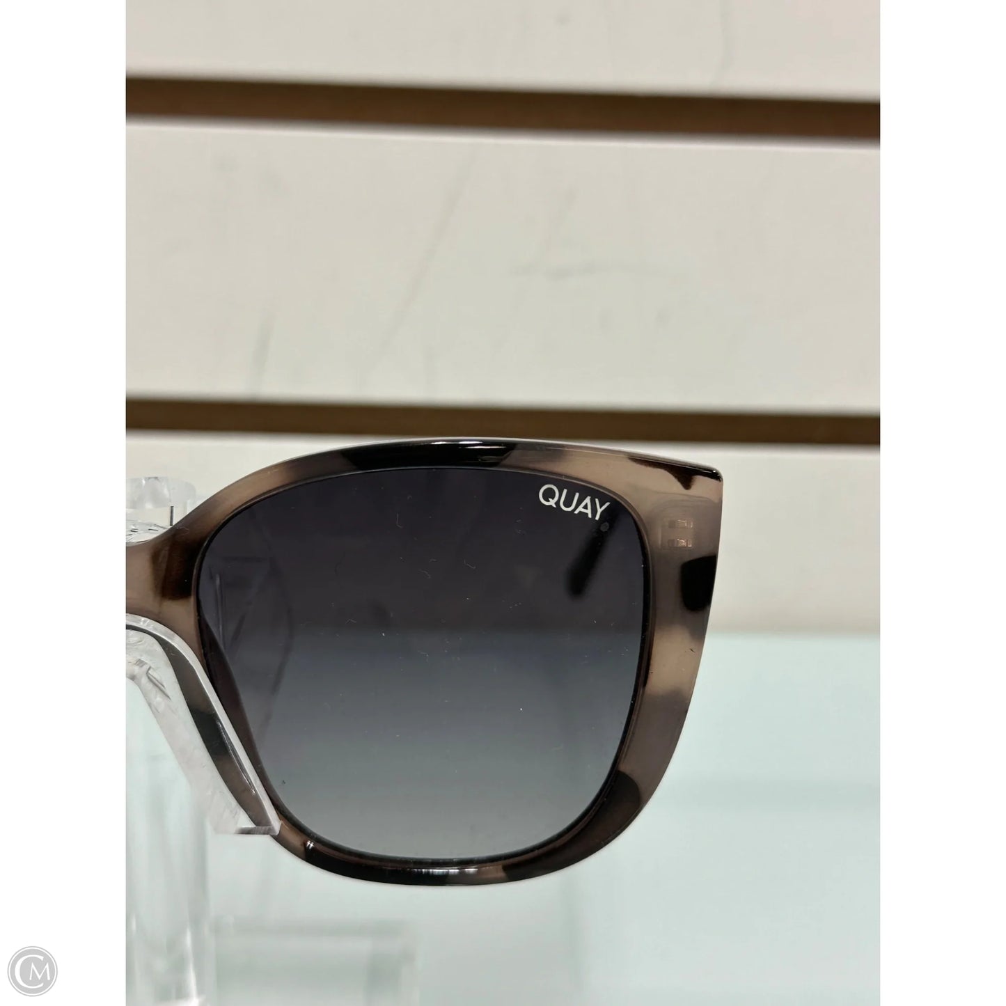Sunglasses By Quay, Size: