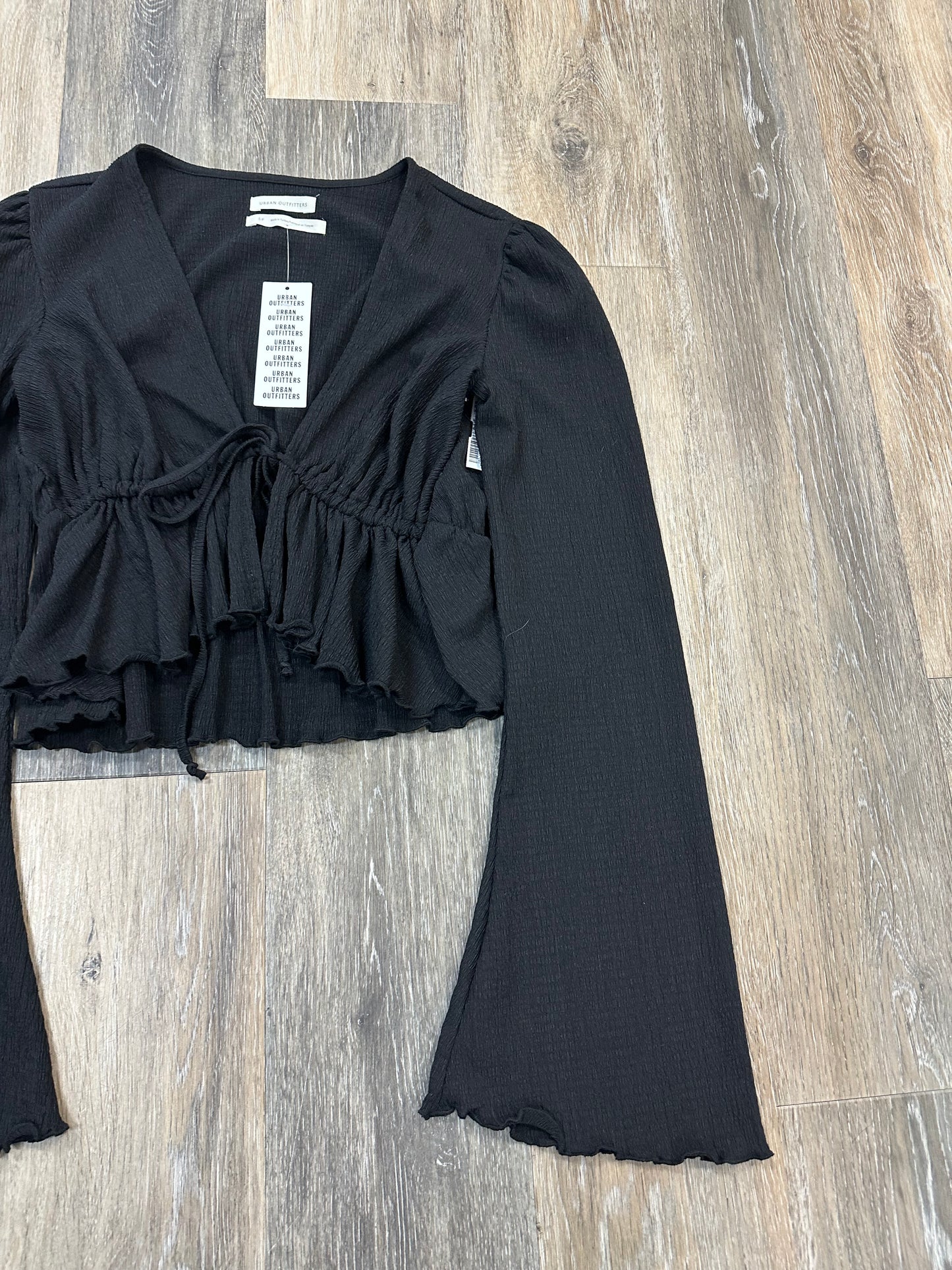 Top Long Sleeve By Urban Outfitters In Black, Size: S