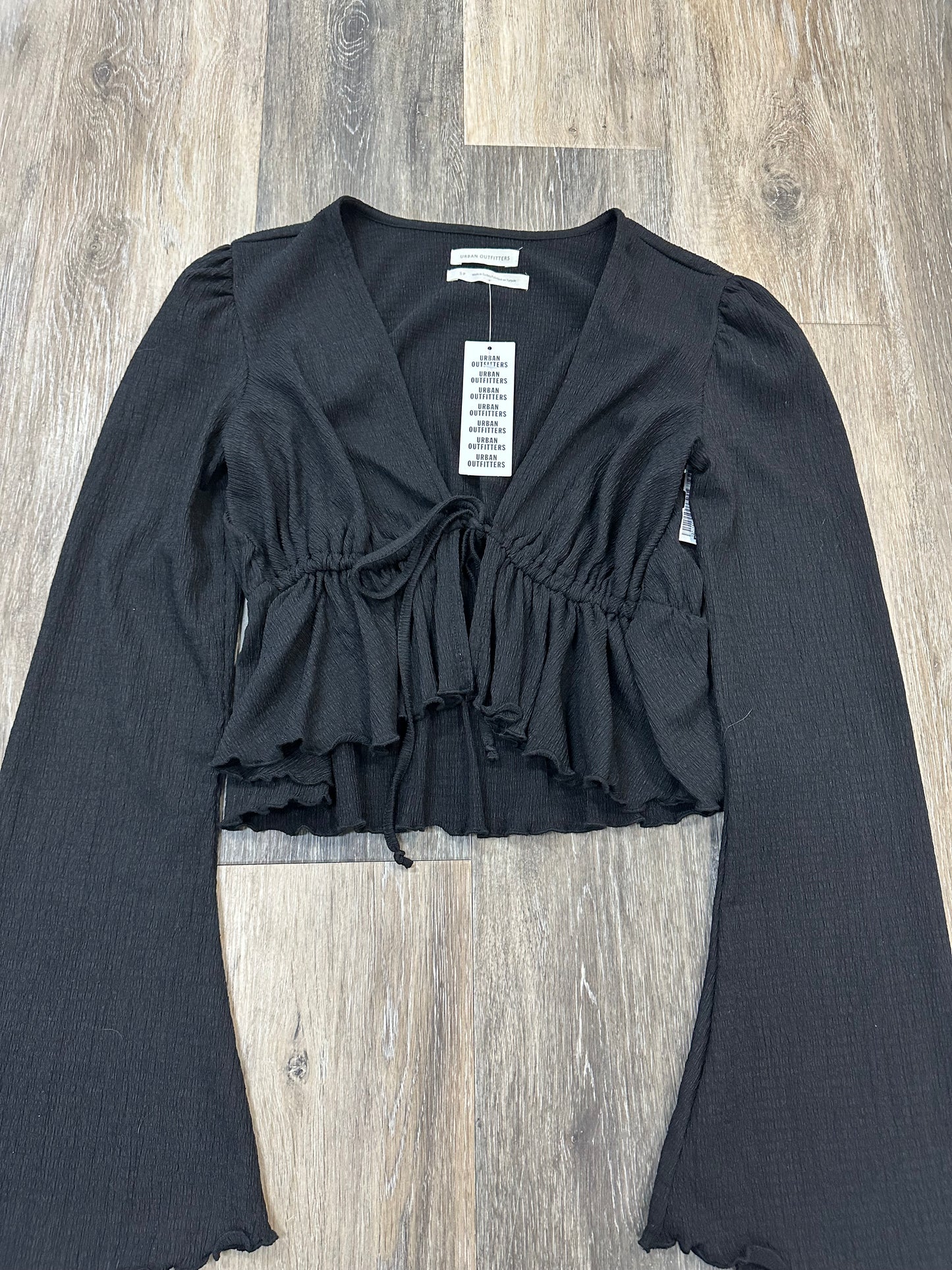 Top Long Sleeve By Urban Outfitters In Black, Size: S