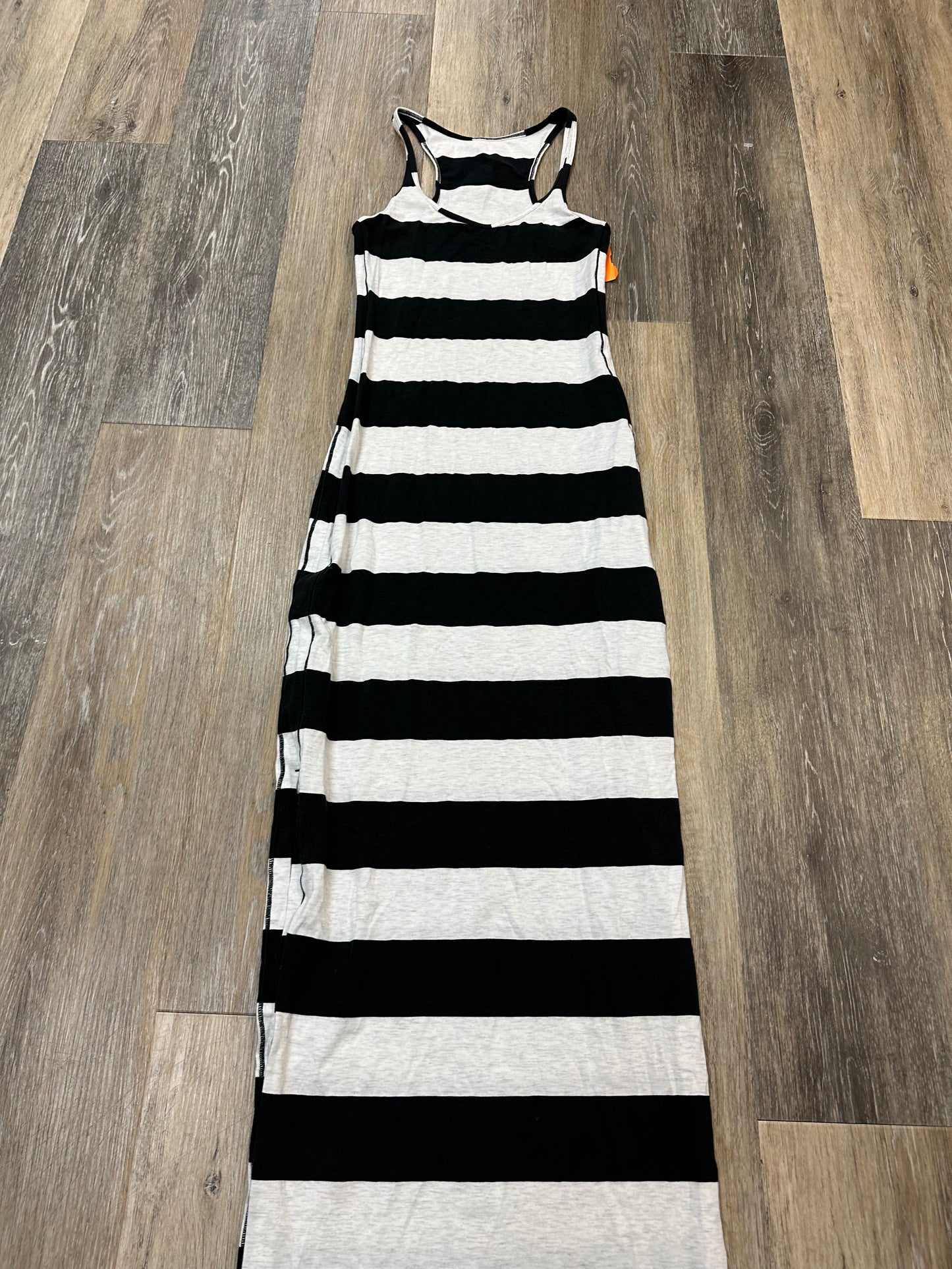 Athletic Dress By Lululemon In Striped Pattern, Size: 4