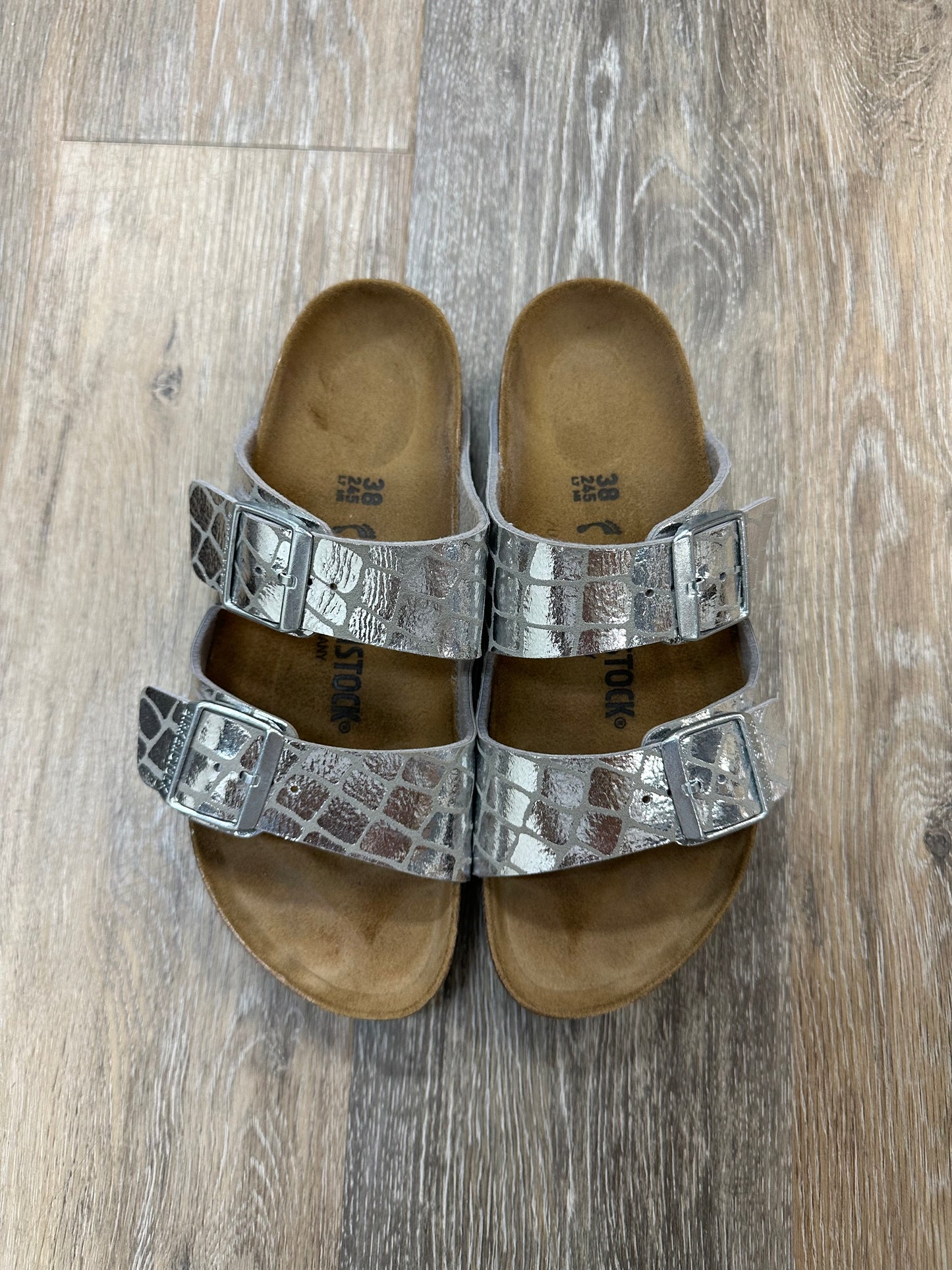 Sandals Flats By Birkenstock In Silver, Size: 7/38