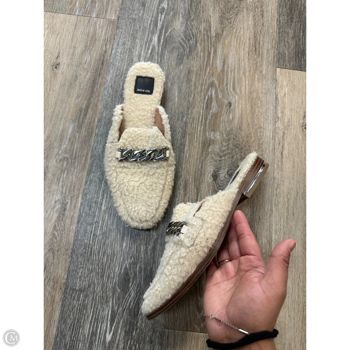 Shoes Flats By Dolce Vita In Beige, Size: 7.5