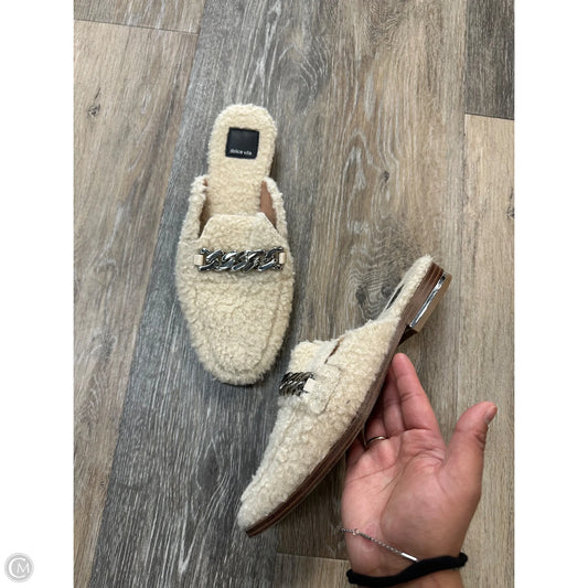 Shoes Flats By Dolce Vita In Beige, Size: 7.5