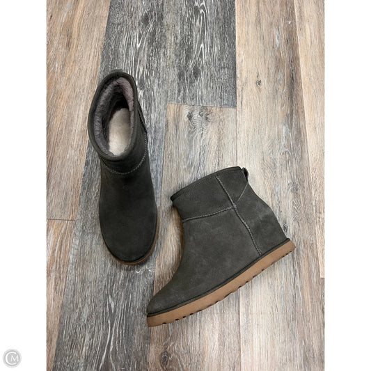 Boots Designer By Ugg In Grey, Size: 10