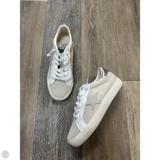 Shoes Sneakers By Vintage Havana In Cream, Size: 6.5
