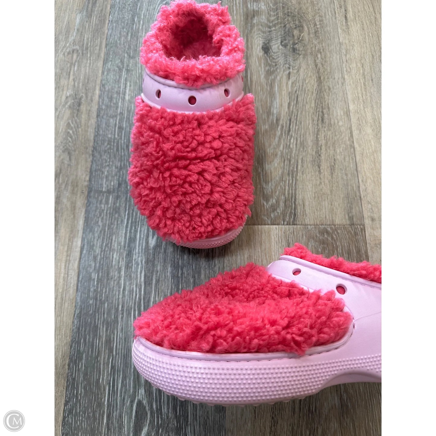 Shoes Flats By Crocs In Pink, Size: 8