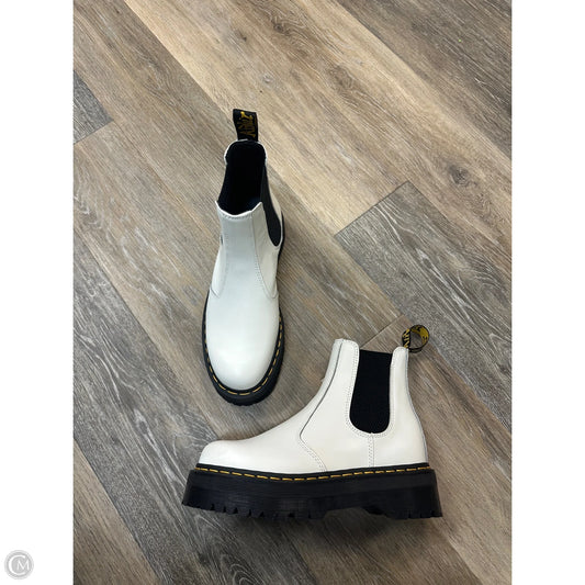 Boots Ankle Flats By Dr Martens In White, Size: 8