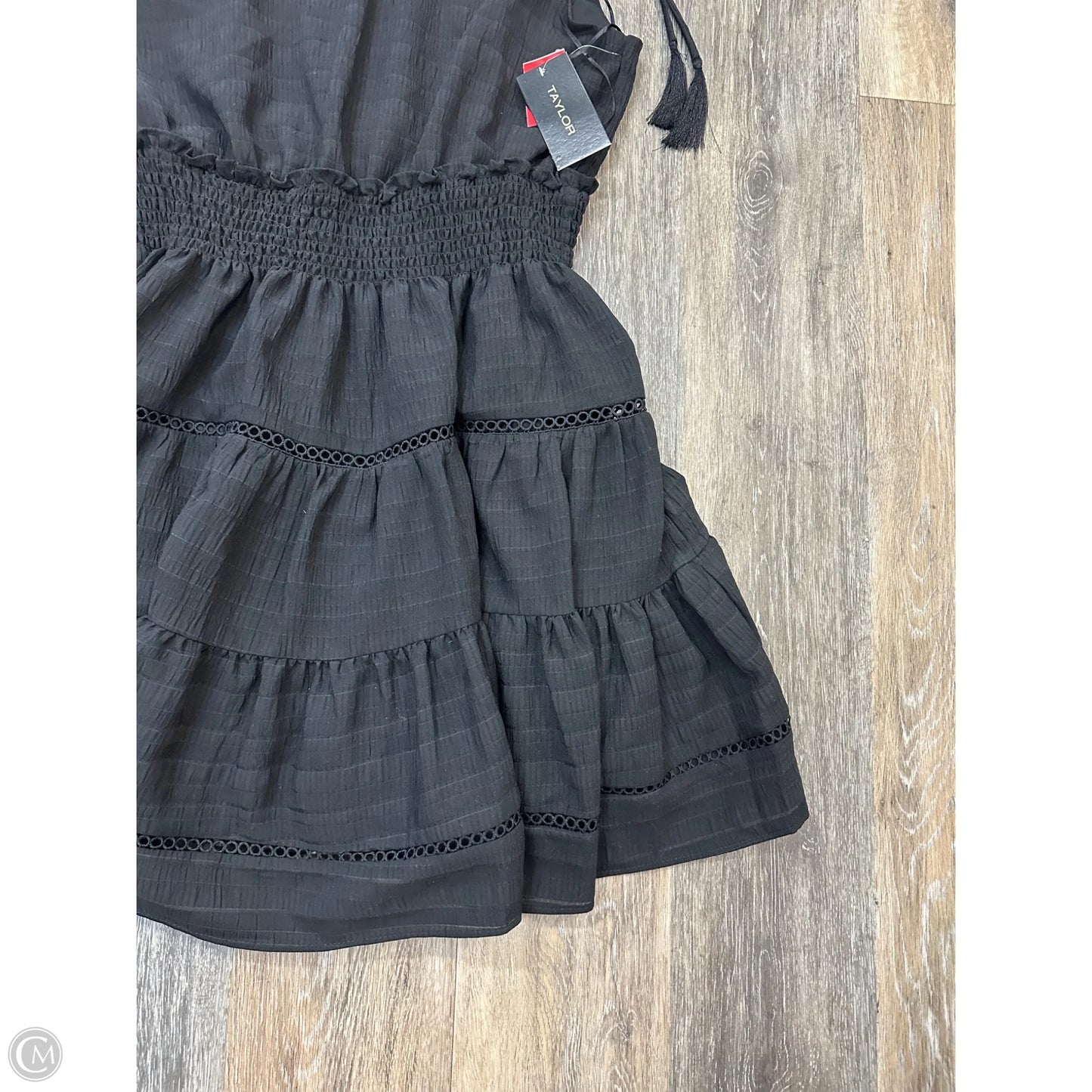 Dress Casual Short By Taylor In Black, Size: L