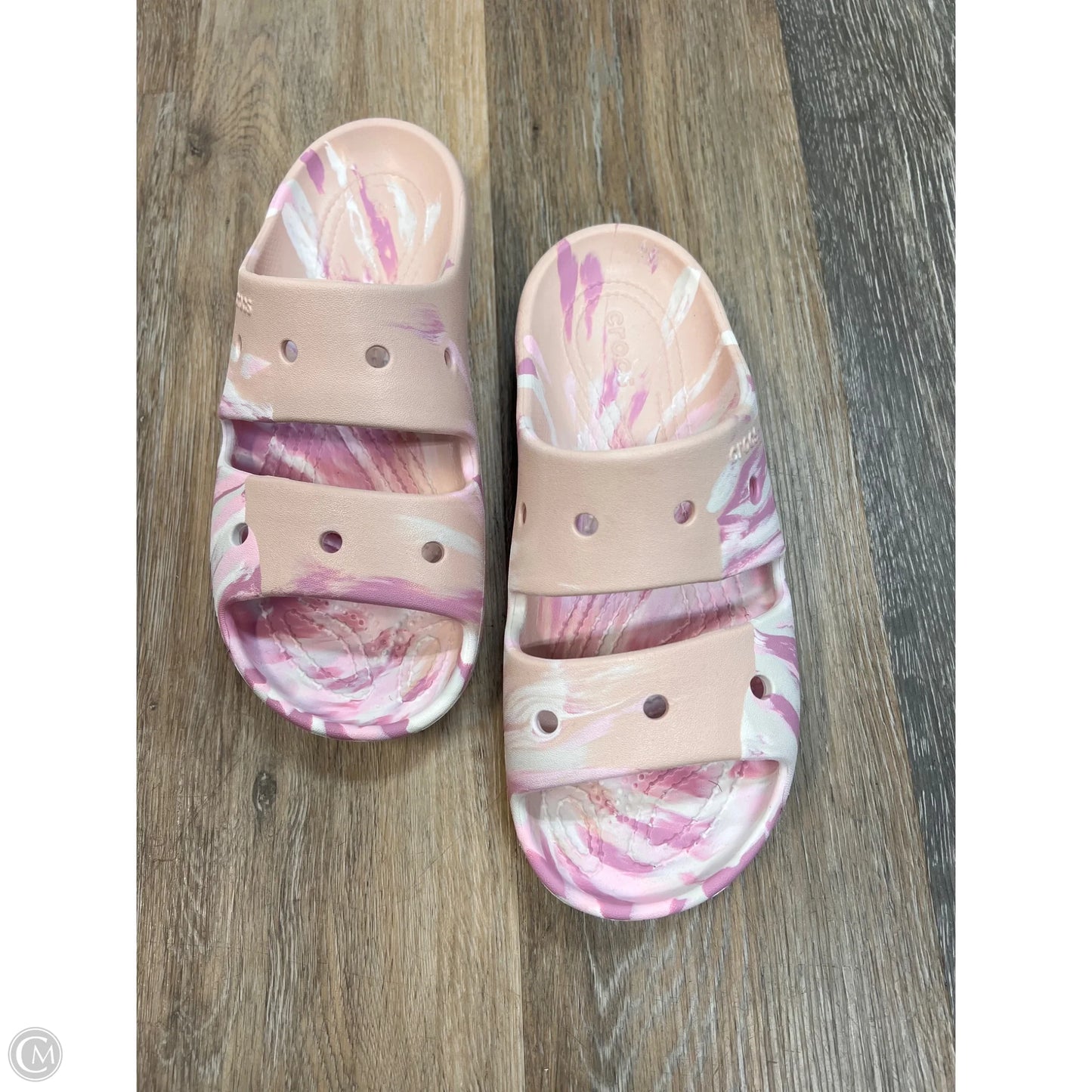 Sandals Flats By Crocs In Multi-colored, Size: 8