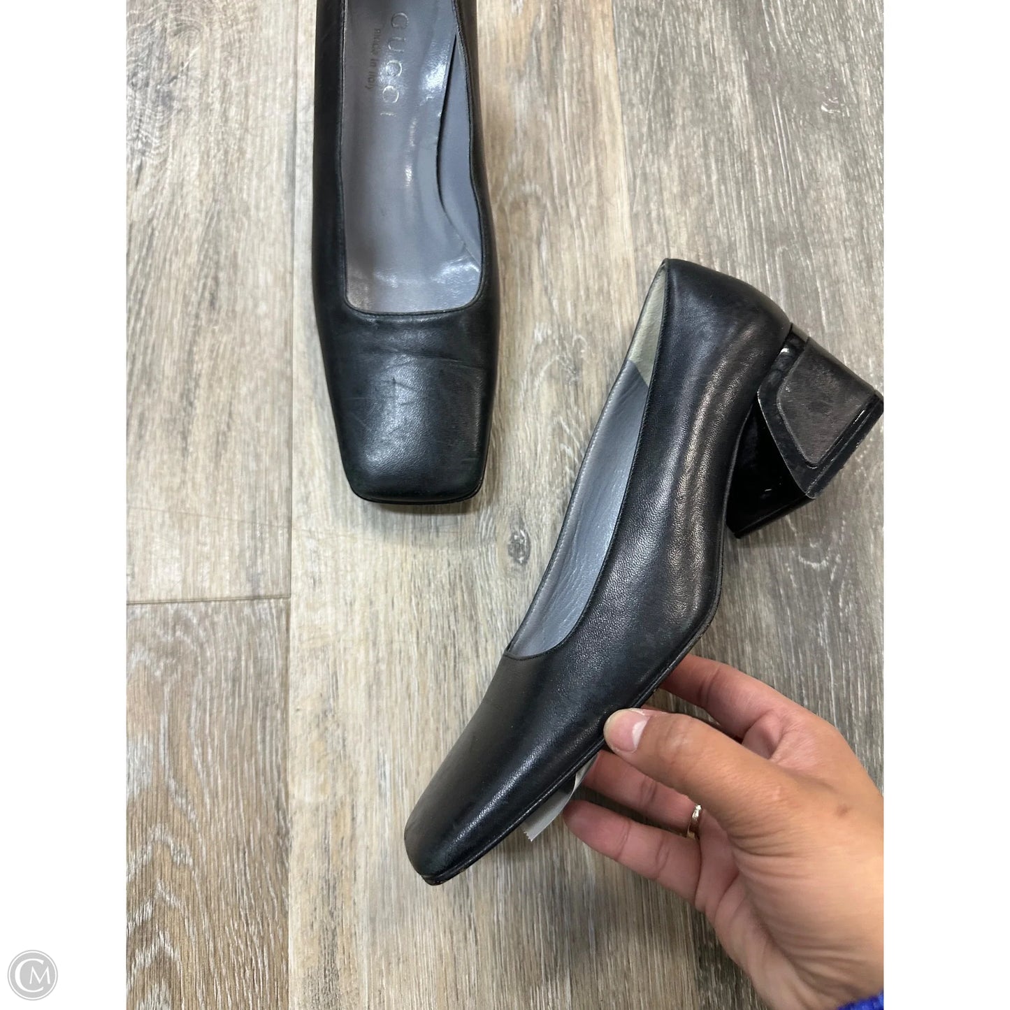 Shoes Luxury Designer By Gucci In Black, Size: 5