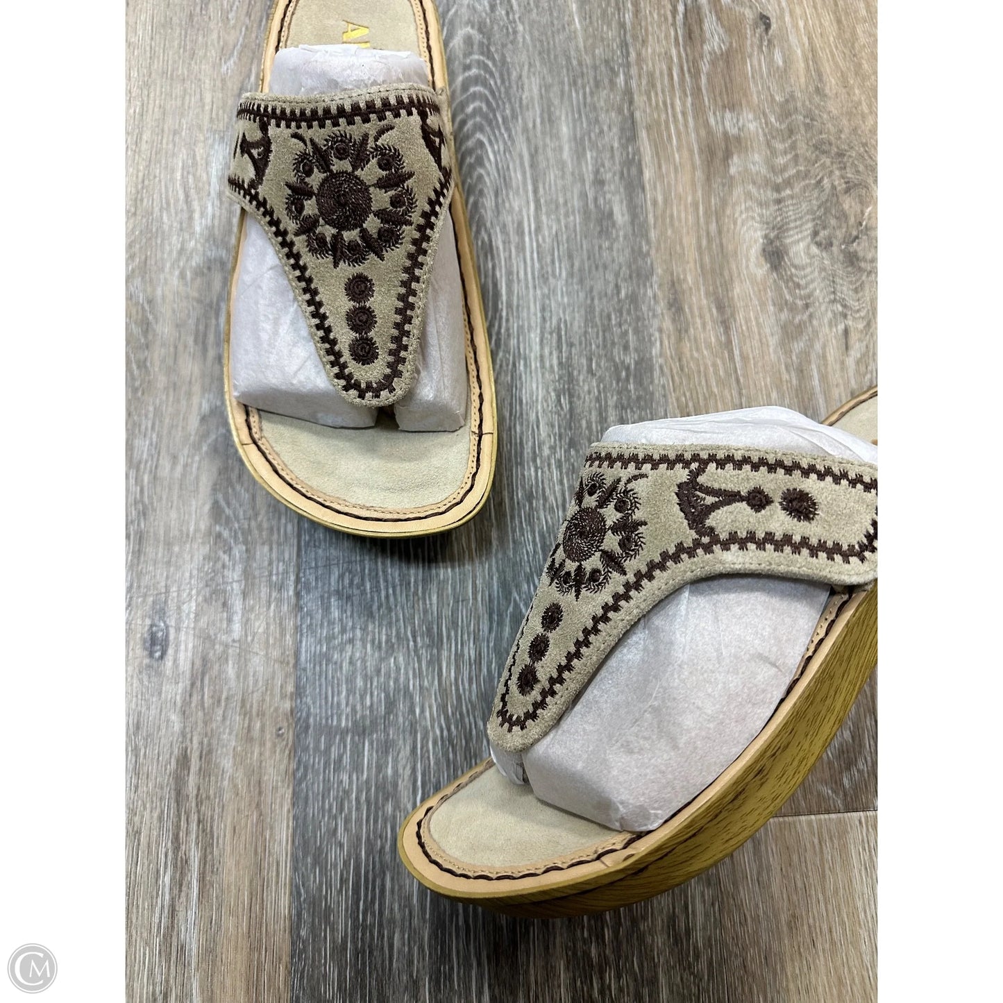 Sandals Flats By Alegria In Beige, Size: 7.5