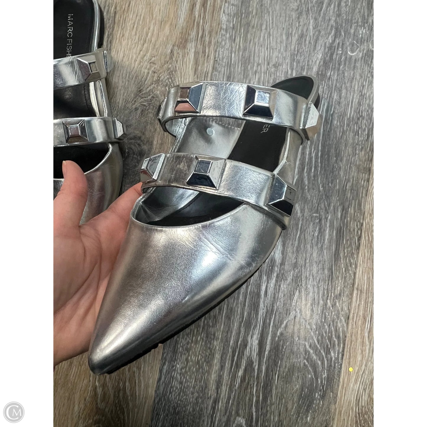 Shoes Flats By Marc Fisher In Silver, Size: 7