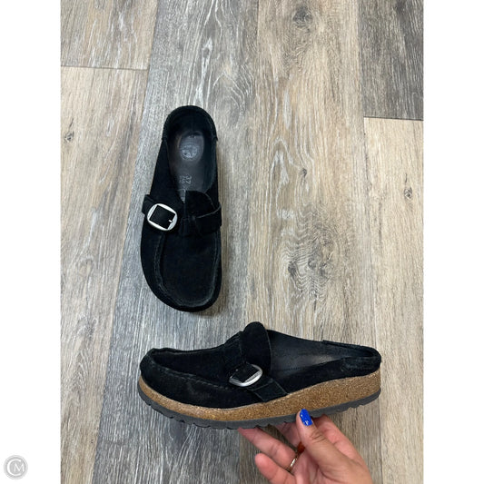 Shoes Flats By Birkenstock In Black, Size: 6