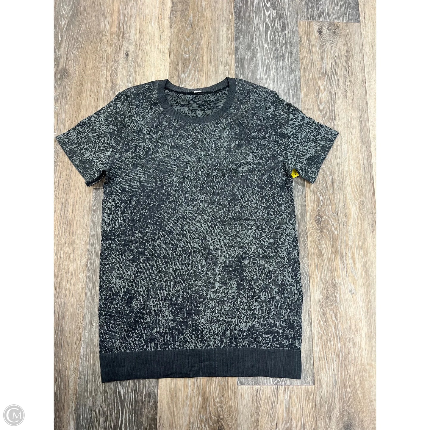 Athletic Top Short Sleeve By Lululemon In Grey, Size: 4