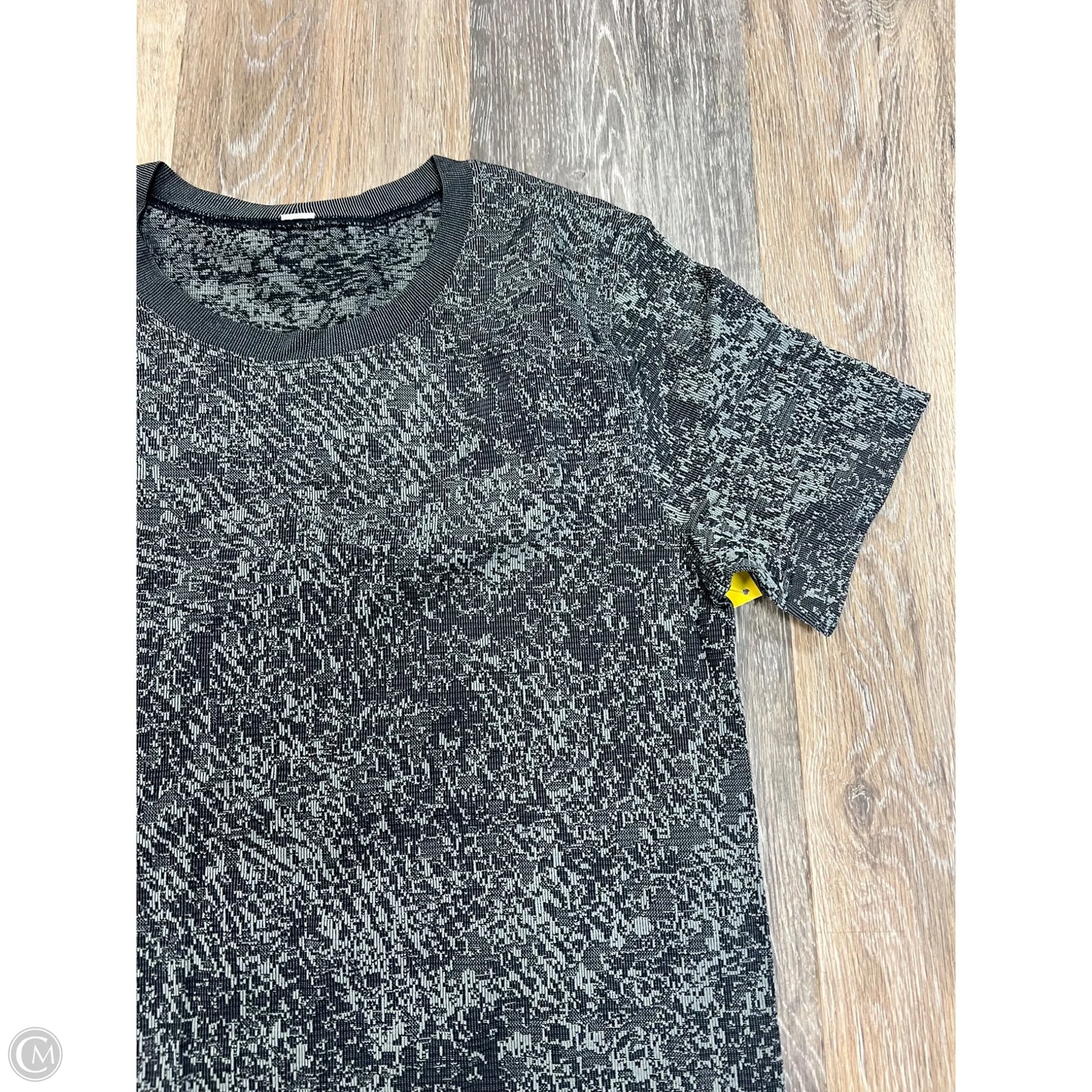 Athletic Top Short Sleeve By Lululemon In Grey, Size: 4