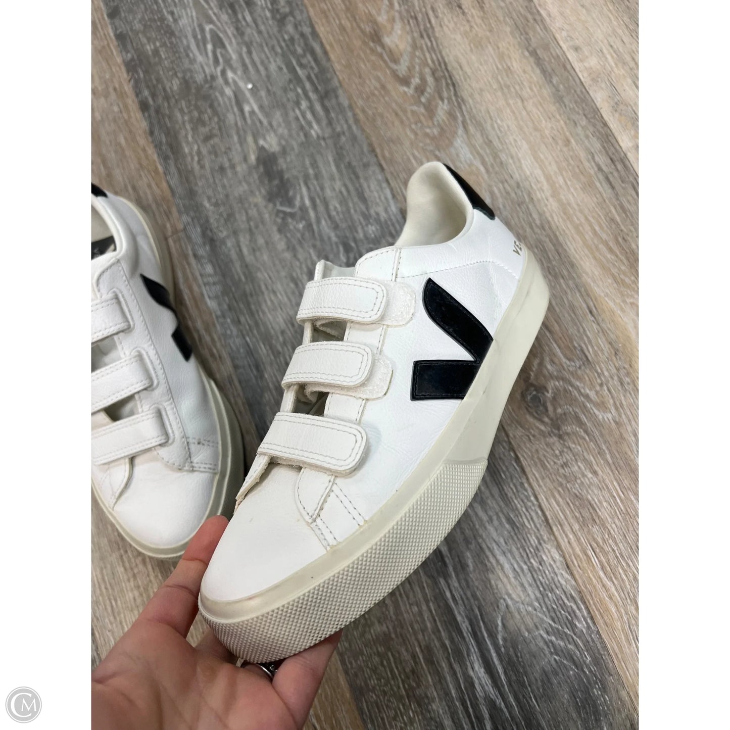 Shoes Sneakers By Tretorn In Blue & White, Size: 8.5