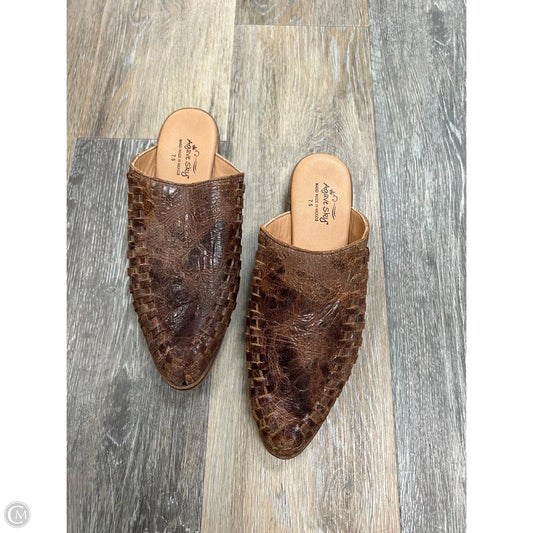 Shoes Flats By Agave Sky In Brown, Size: 7.5