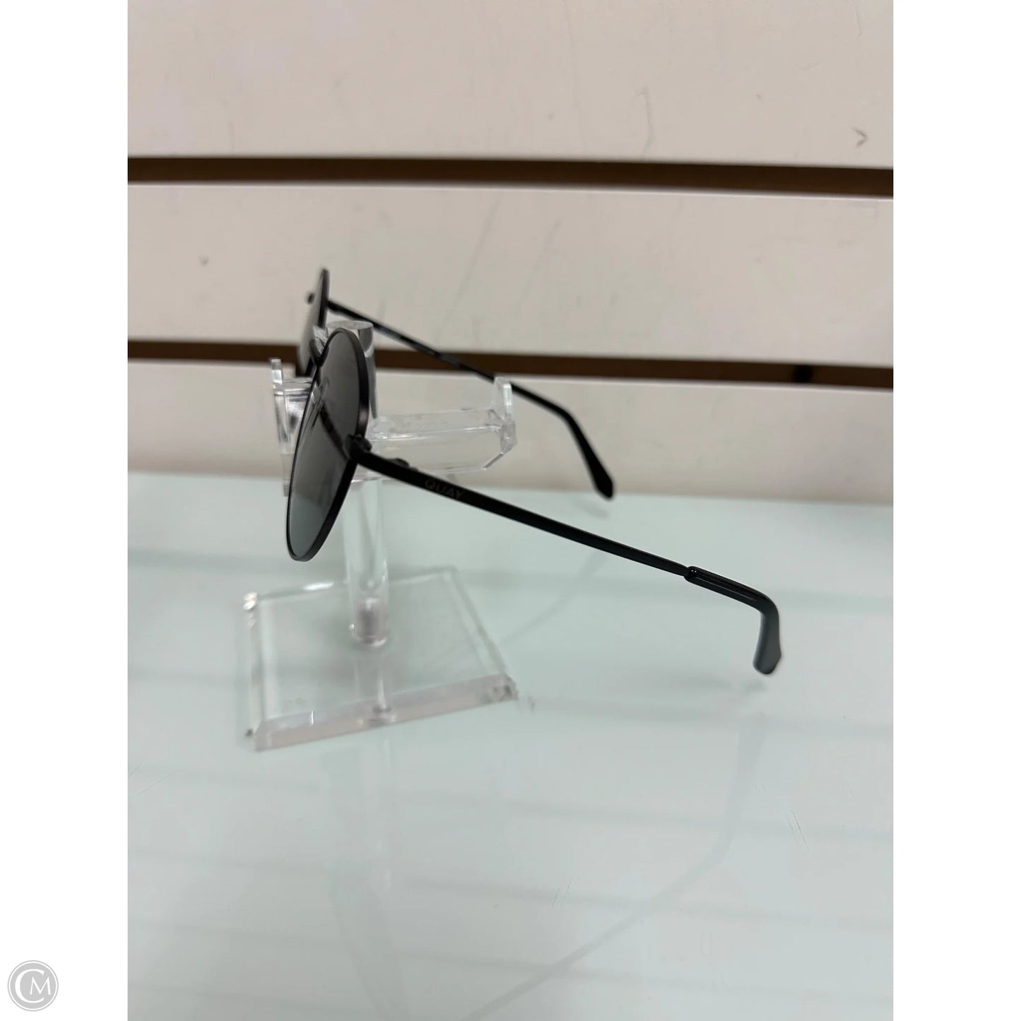 Sunglasses By Quay, Size: