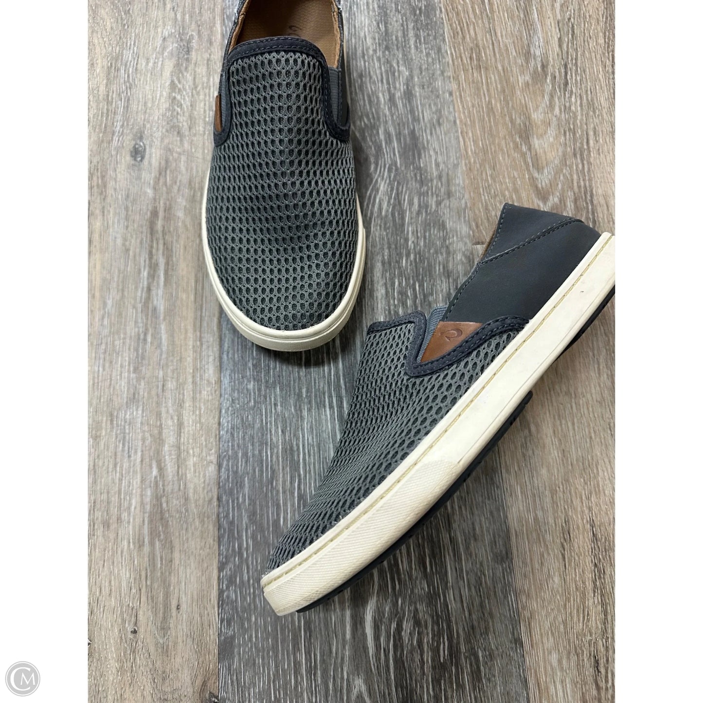 Shoes Flats By Olukai In Grey, Size: 6
